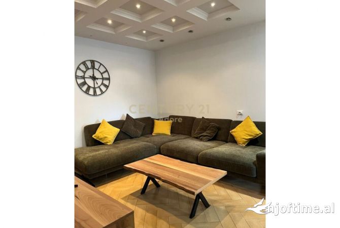 JEPET ME QIRA APARTAMENT 2+1 PRANE QENDRES 850 € /Muaj