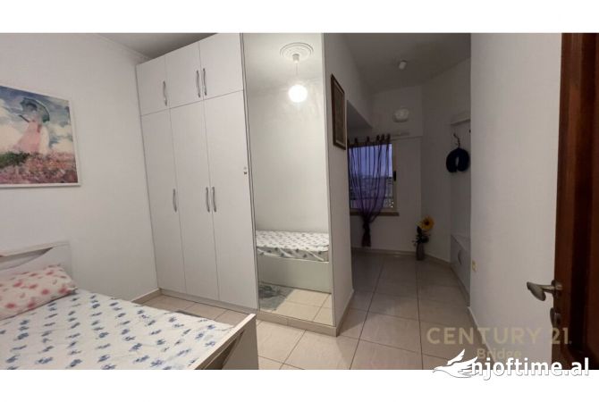 Shtepi ne shitje Apartament ne Tirane, 3+1, Mobilimi E mobiluar, Pagesa 280,000  Euro.