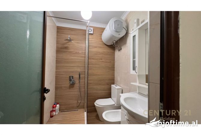 Shtepi ne shitje Apartament ne Tirane, 3+1, Mobilimi E mobiluar, Pagesa 280,000  Euro.