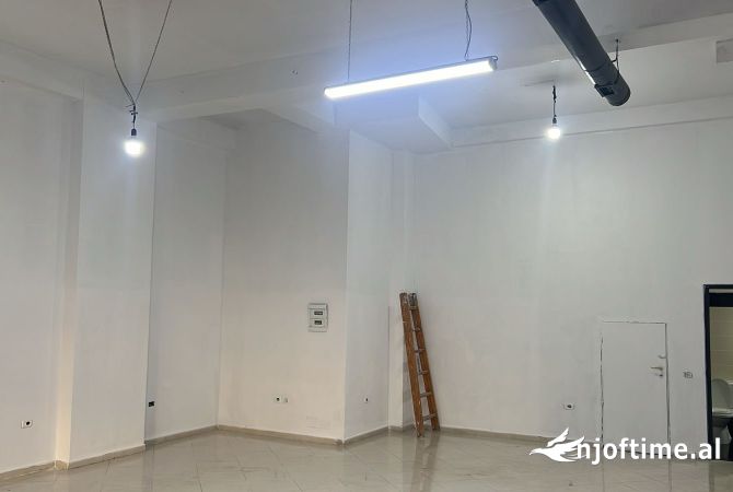 Ambient biznesi me qera 1+1 ne Tirane - 1,000 Euro