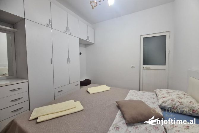 Shtepi me qera Apartament ne Tirane, 1+1, Mobilimi E mobiluar, Pagesa 400  Euro.
