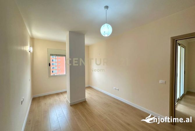 Shtepi ne shitje Apartament ne Tirane, 2+1, Mobilimi Bosh, pa mobiluar, Pagesa 105,000  Euro.