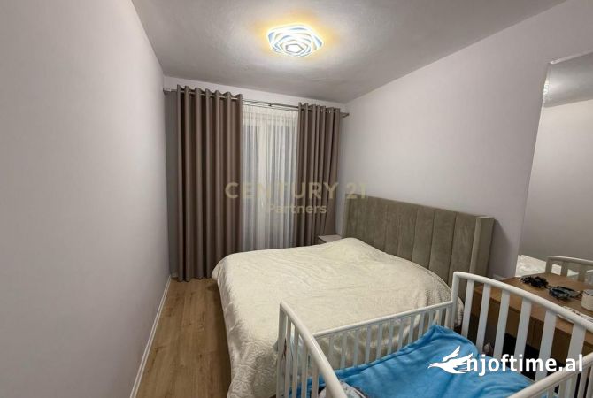 Shtepi ne shitje Apartament ne Tirane, 2+1, Mobilimi E mobiluar, Pagesa 165,000  Euro.
