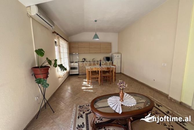 Shtepi me qera 3+1 ne Tirane - 800 Euro