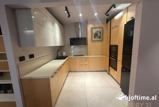 Shtepi me qera Apartament ne Tirane, 2+1, Mobilimi E mobiluar, Pagesa 2,000  Euro.