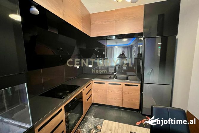 Shtepi ne shitje Apartament ne Tirane, 2+1, Mobilimi E mobiluar, Pagesa 118,000  Euro.