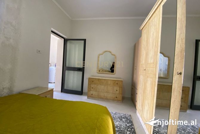 Shtepi me qera Shtepi Private ne Tirane, 1+1, Mobilimi E mobiluar, Pagesa 350  Euro.