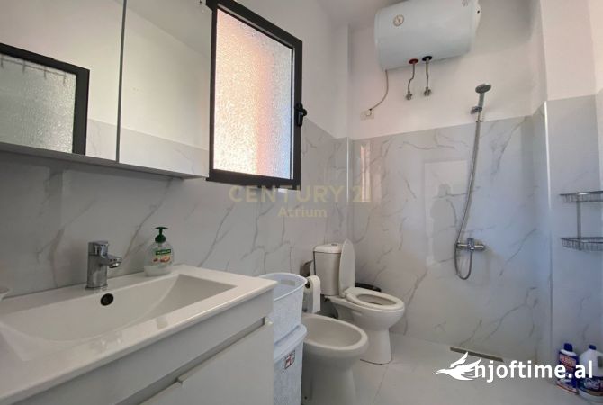 Shtepi me qera Shtepi Private ne Tirane, 1+1, Mobilimi E mobiluar, Pagesa 350  Euro.