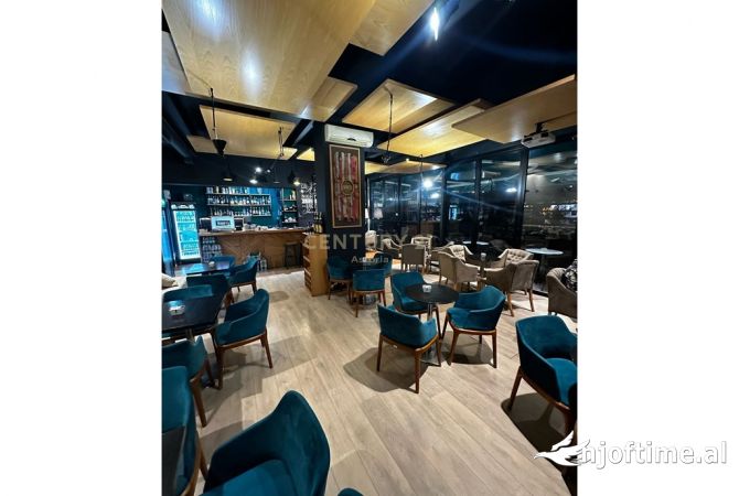 Ambient biznesi me qera 2+1 ne Tirane - 1,500 Euro