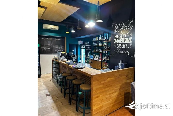 Ambient biznesi me qera 2+1 ne Tirane - 1,500 Euro