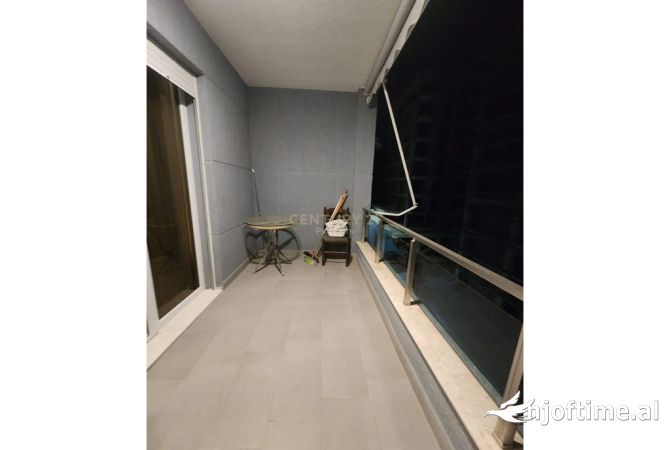 Shtepi me qera Apartament ne Tirane, 2+1, Mobilimi E mobiluar, Pagesa 1,200  Euro.