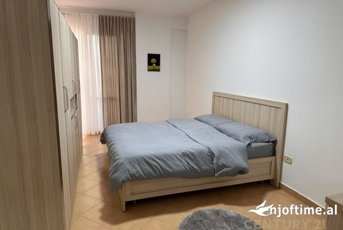 Shtepi me qera 2+1 ne Tirane - 700 Euro