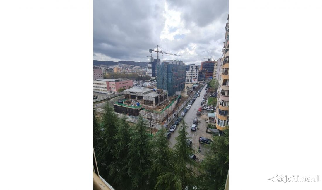 Shtepi ne shitje Apartament ne Tirane, 2+1, Mobilimi Pjeserisht e mobiluar, Pagesa 185,000  Euro.