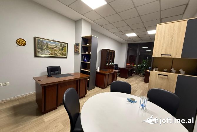 Ambient biznesi me qera 3+1 ne Tirane - 550 Euro