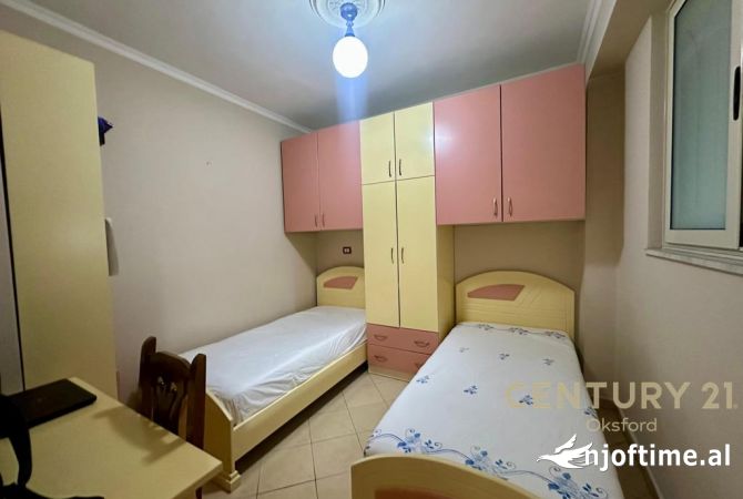 Shtepi ne shitje Apartament ne Tirane, 2+1, Mobilimi E mobiluar, Pagesa 143,000  Euro.