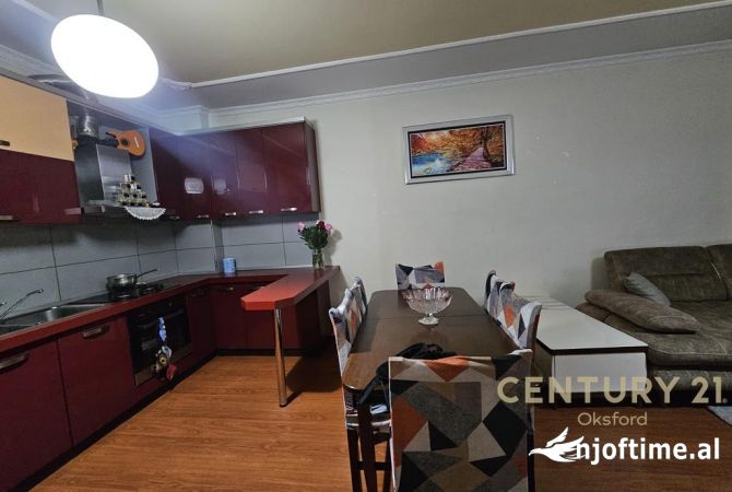 Shtepi ne shitje Apartament ne Tirane, 2+1, Mobilimi E mobiluar, Pagesa 125,000  Euro.