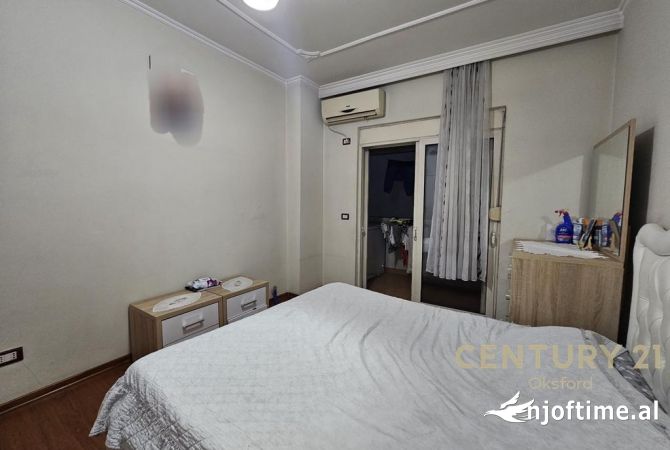Shtepi ne shitje Apartament ne Tirane, 2+1, Mobilimi E mobiluar, Pagesa 125,000  Euro.