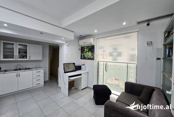 Ambiente Commerciale in Vendita 1+1 a Tirana - 25,000 Euro