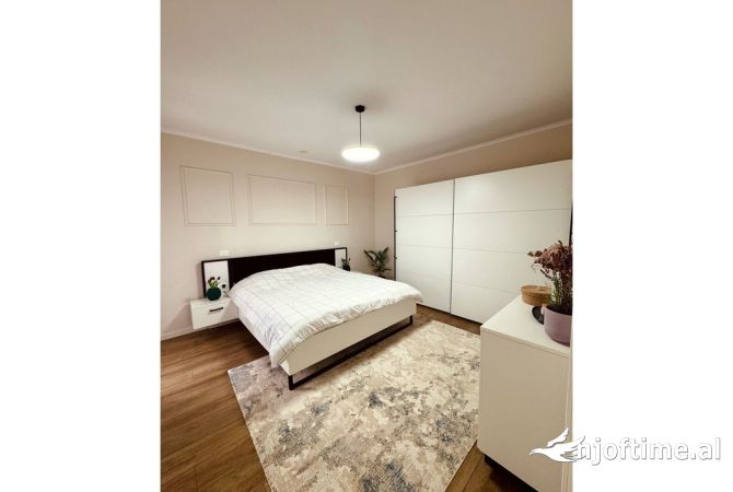 Shtepi ne shitje Apartament ne Tirane, 2+1, Mobilimi E mobiluar, Pagesa 210,000  Euro.