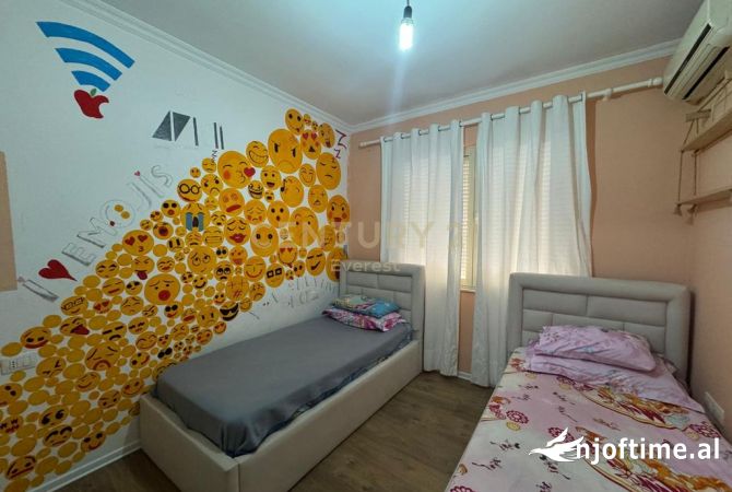 Shtepi me qera Apartament ne Tirane, 2+1, Mobilimi E mobiluar, Pagesa 400  Euro.