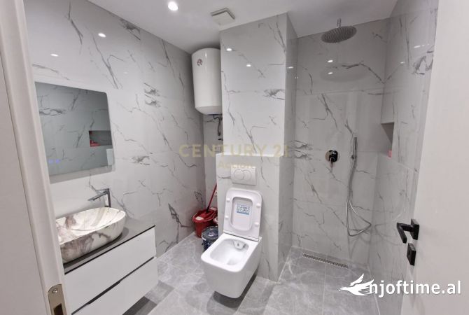 Shtepi ne shitje Apartament ne Tirane, 2+1, Mobilimi Bosh, pa mobiluar, Pagesa 195,000  Euro.