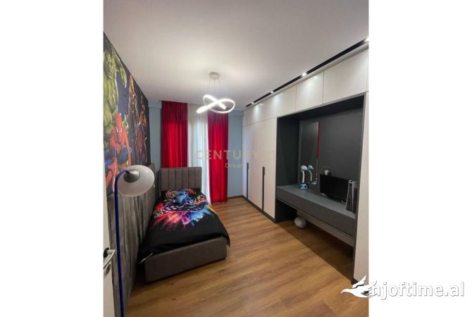 Shtepi ne shitje Apartament ne Tirane, 2+1, Mobilimi E mobiluar, Pagesa 155,000  Euro.