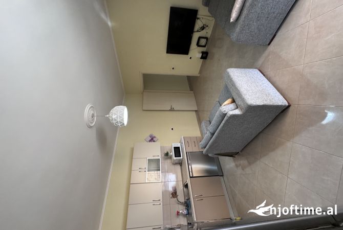 Shtepi ne shitje Apartament ne Tirane, 2+1, Mobilimi E mobiluar, Pagesa 135,000  Euro.