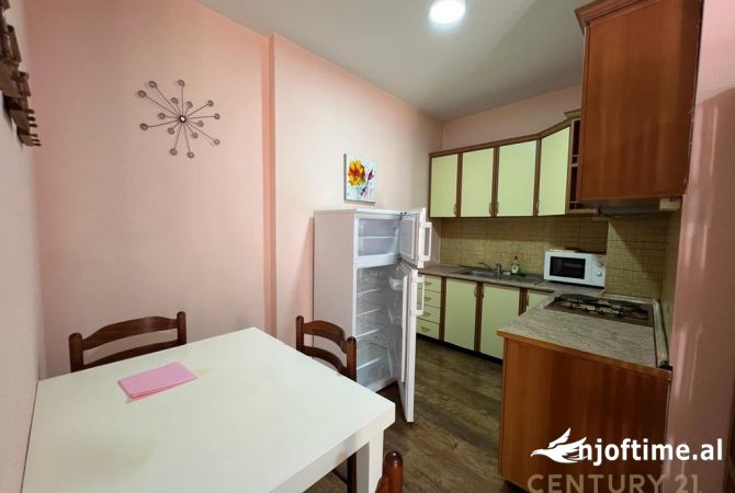 Shtepi ne shitje Apartament ne Tirane, 1+1, Mobilimi E mobiluar, Pagesa 142,000  Euro.