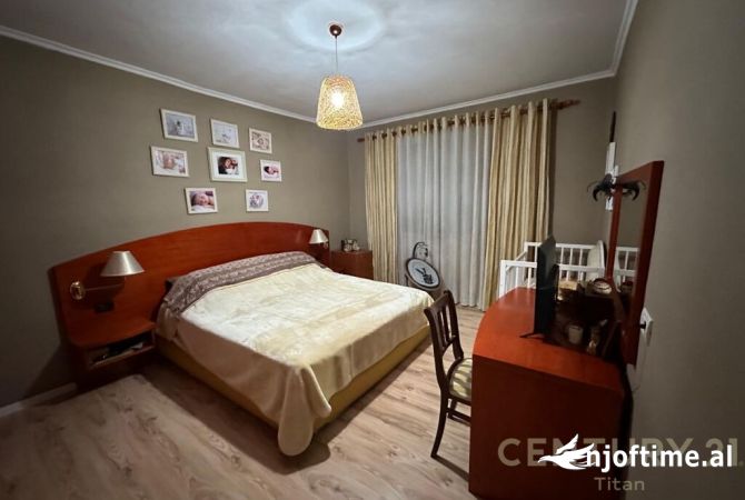 Shtepi ne shitje Apartament ne Tirane, 1+1, Mobilimi E mobiluar, Pagesa 117,000  Euro.