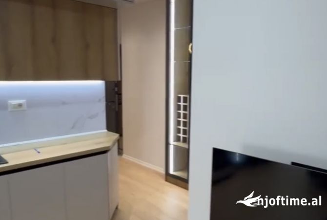 Shtepi ne shitje Apartament ne Tirane, 1+1, Mobilimi E mobiluar, Pagesa 125,000  Euro.
