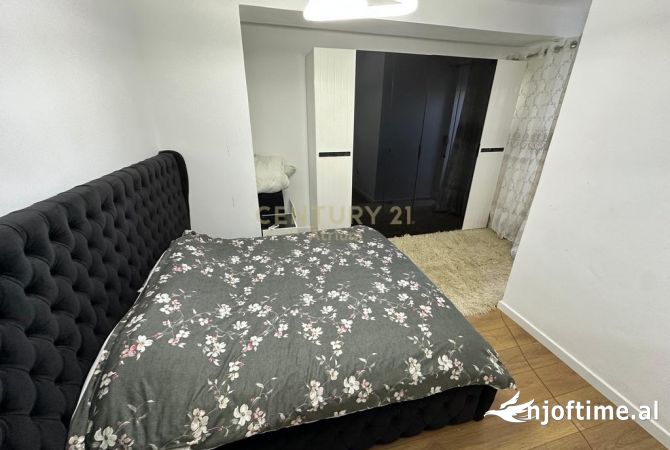 Shtepi ne shitje Apartament ne Tirane, 2+1, Mobilimi E mobiluar, Pagesa 165,000  Euro.