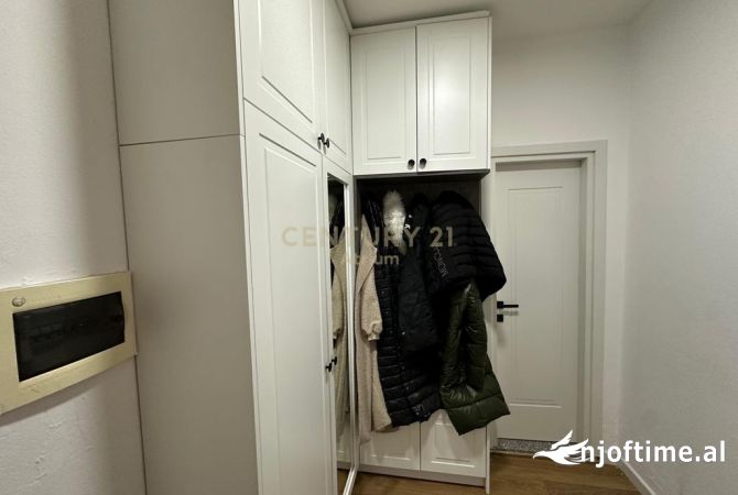 Shtepi ne shitje Apartament ne Tirane, 2+1, Mobilimi E mobiluar, Pagesa 165,000  Euro.