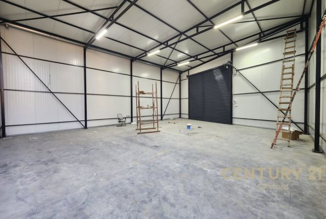 Ambient biznesi me qera 4+1 ne Tirane - 900 Euro