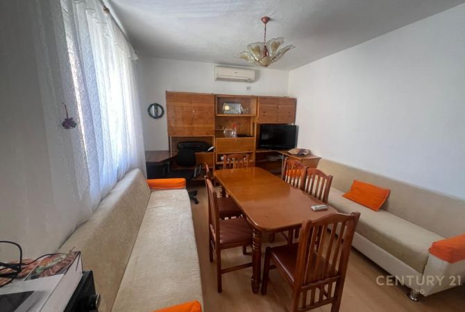 Shtepi me qera 1+1 ne Tirane - 425 Euro