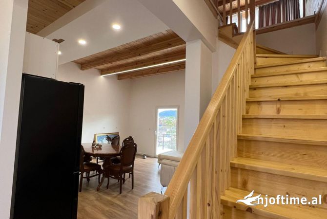 Shtepi me qera 2+1 ne Tirane - 1,300 Euro
