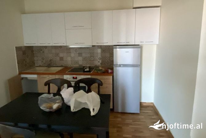 Shtepi me qera 1+1 ne Tirane - 30,000 Leke