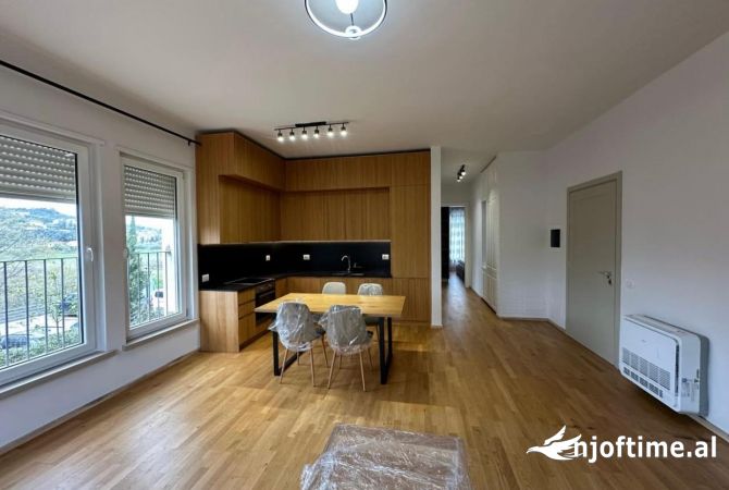 Shtepi me qera 2+1 ne Tirane - 1,200 Euro