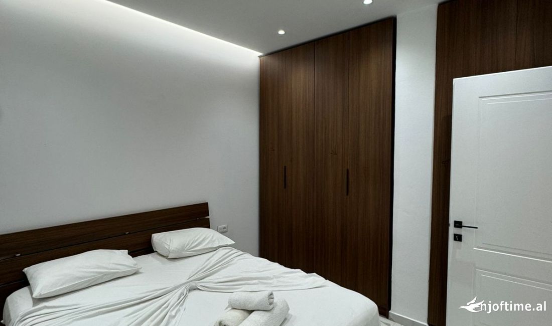 Shtepi me qera Apartament ne Tirane, 1+1, Mobilimi E mobiluar, Pagesa 400  Euro.