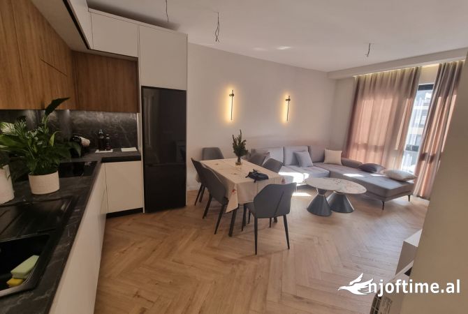 Shtepi me qera 2+1 ne Tirane - 1,100 Euro