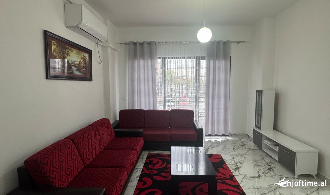 Shtepi me qera Apartament ne Tirane, 1+1, Mobilimi E mobiluar, Pagesa 300  Euro.