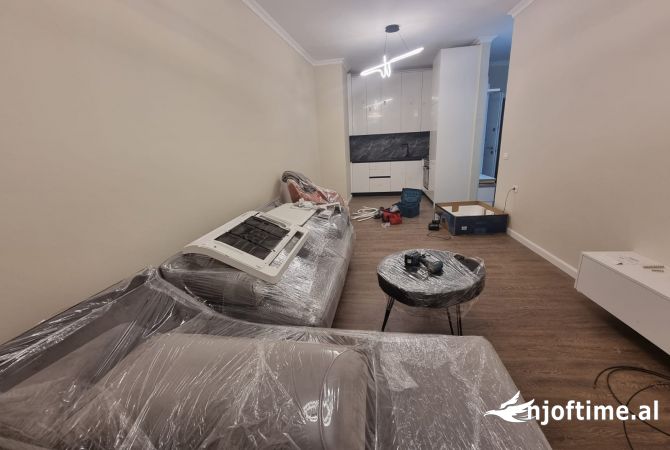 Shtepi me qera 2+1 ne Tirane - 1,100 Euro