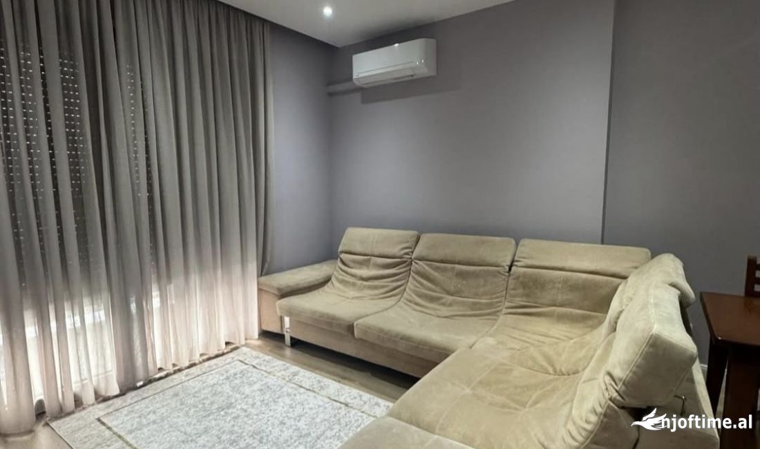 Shtepi me qera Apartament ne Tirane, 1+1, Mobilimi E mobiluar, Pagesa 500  Euro.