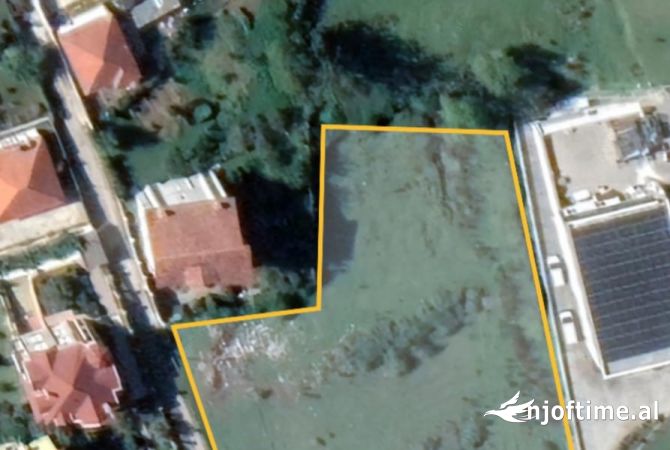 Truall ose Toke  ne Tirane - 718,000 Euro