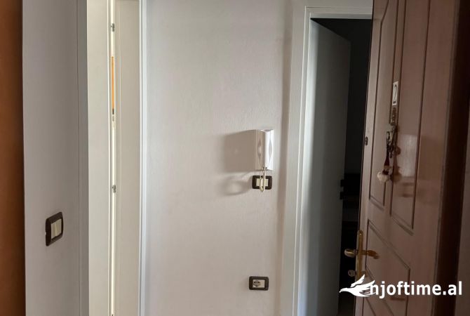 Shtepi me qera 2+1 ne Tirane - 400 Euro