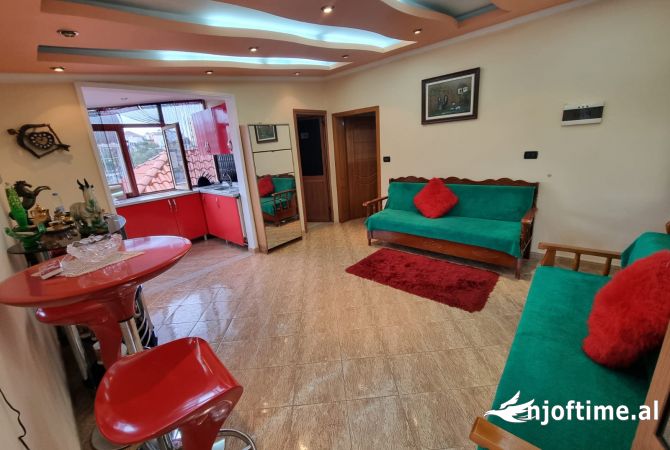 Shtepi me qera 2+1 ne Tirane - 370 Euro