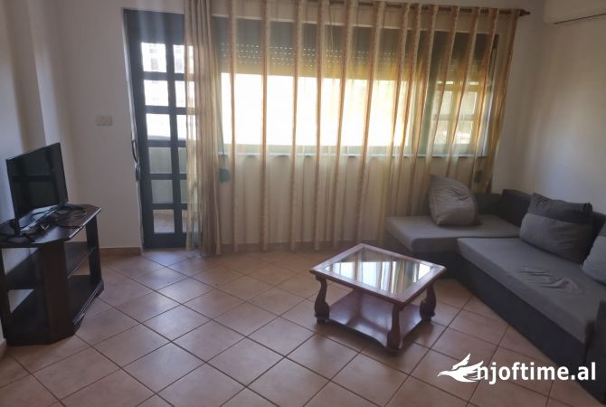 Shtepi me qera 1+1 ne Tirane - 450 Euro