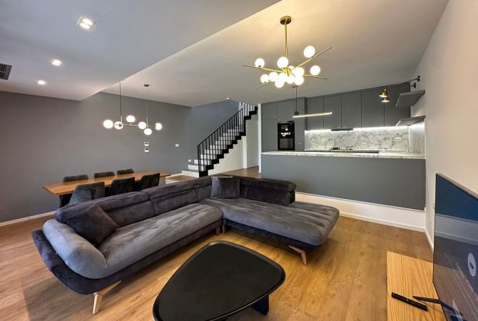 Shtepi me qera 2+1 ne Tirane - 1,300 Euro