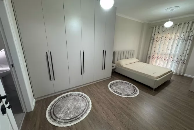 Shtepi me qera 2+1 ne Tirane - 900 Euro