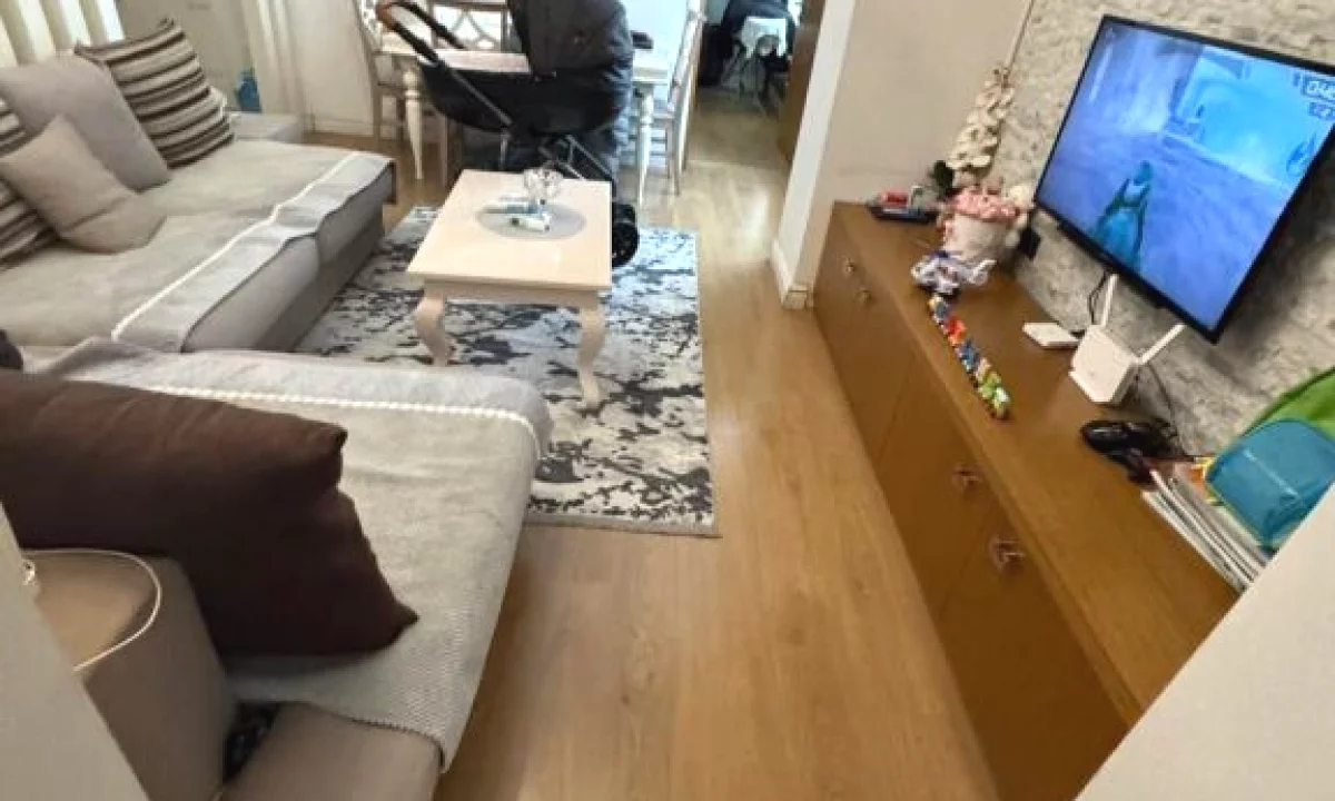 Shtepi ne shitje Apartament ne Tirane, 2+1, Mobilimi E mobiluar, Pagesa 180,000  Euro.