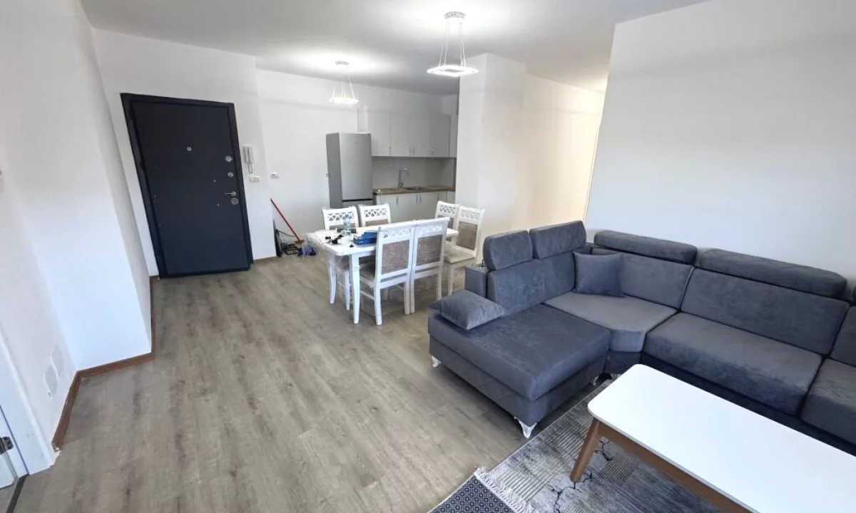 Appartamento in affitto a Tirana 3+1, Arredato